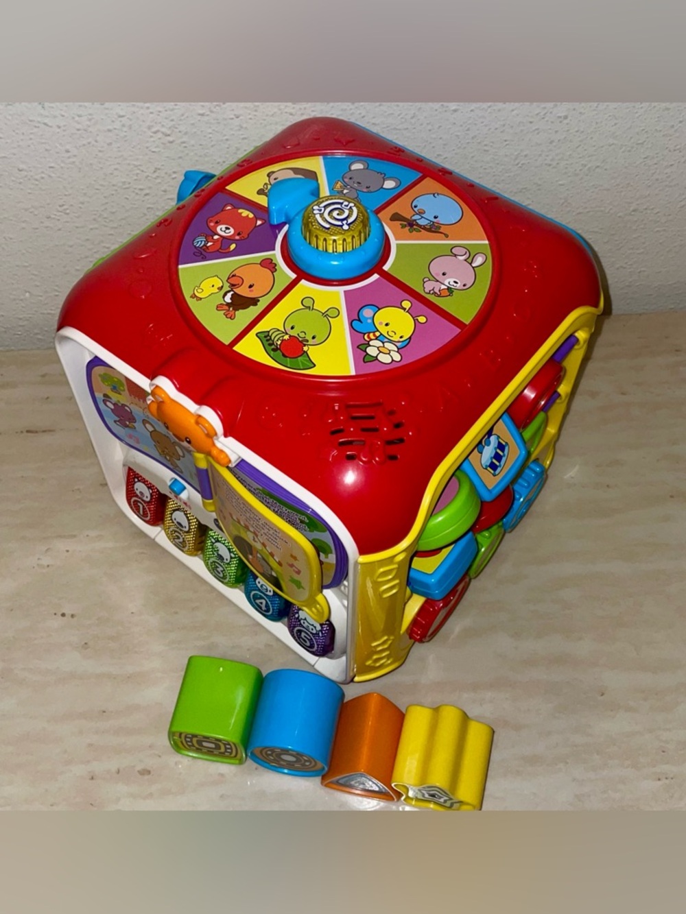 VTech Sort and Discover Activity Cube - Picture 8 of 13